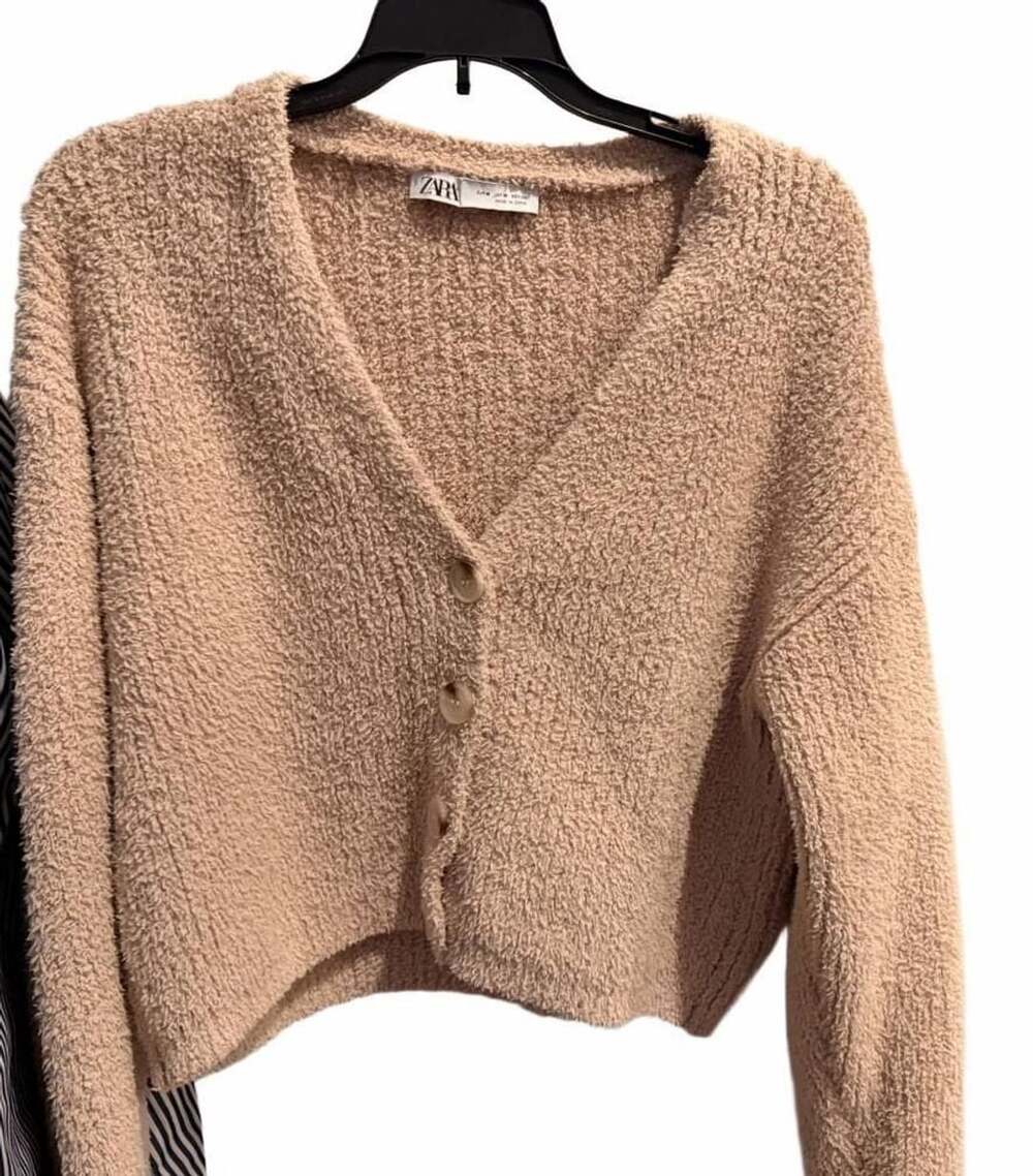 Zara Cardigan Size M Beige Boucle Knit Cropped Sweater